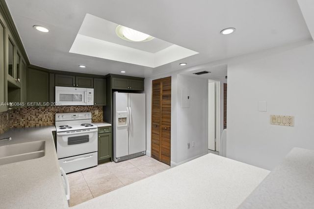 7064 SW 114th Pl B, Miami, FL 33173