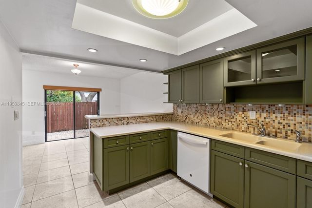 7064 SW 114th Pl B, Miami, FL 33173