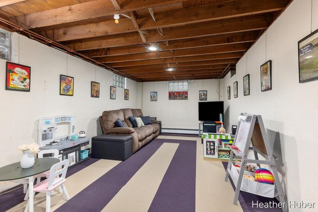 8314 Peachtree Avenue NE, Rockford, MI 49341
