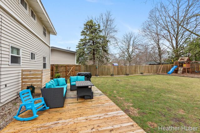 8314 Peachtree Avenue NE, Rockford, MI 49341