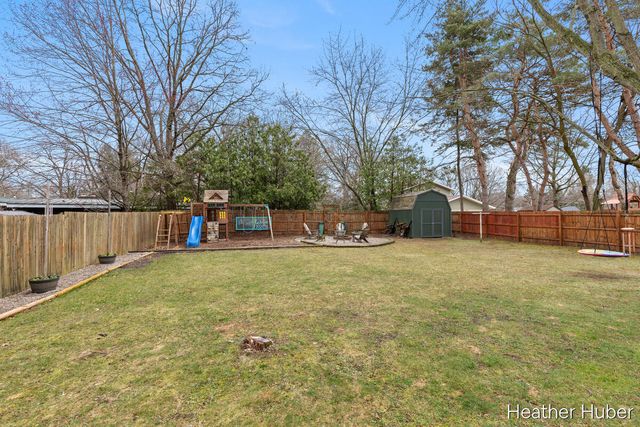 8314 Peachtree Avenue NE, Rockford, MI 49341