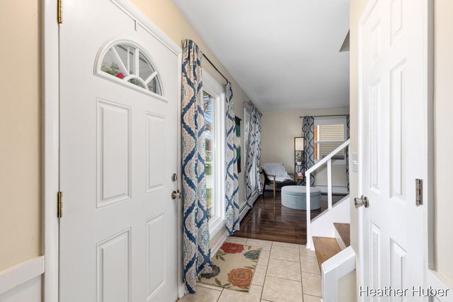 8314 Peachtree Avenue NE, Rockford, MI 49341