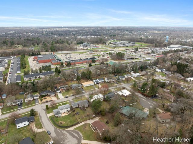 8314 Peachtree Avenue NE, Rockford, MI 49341
