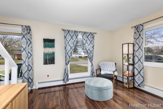 8314 Peachtree Avenue NE, Rockford, MI 49341