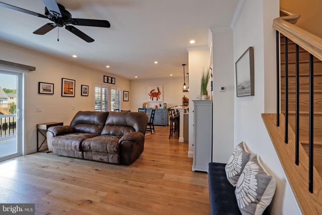 5 SANDS POINT RD, Waretown, NJ 08758