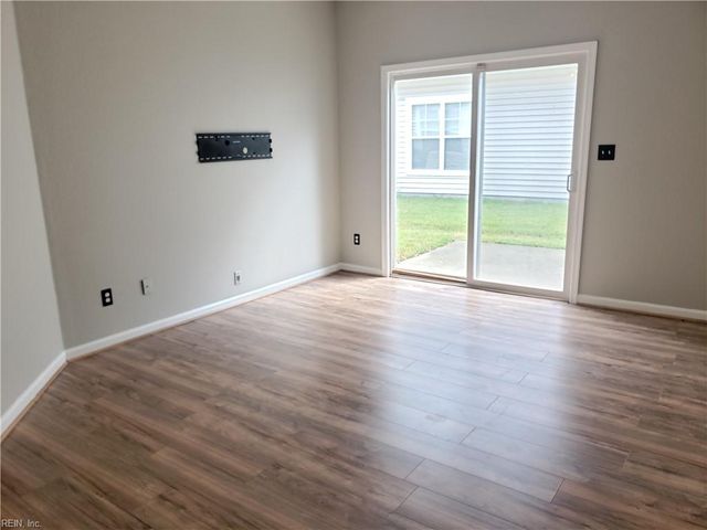 851 Norview Ave Apt 206, Norfolk, VA 23513