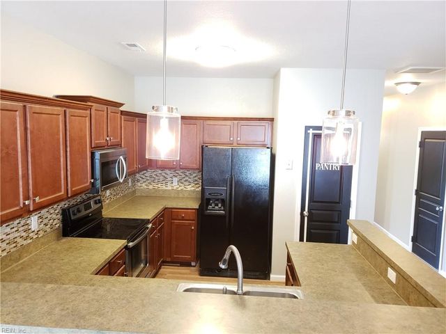 851 Norview Ave Apt 206, Norfolk, VA 23513