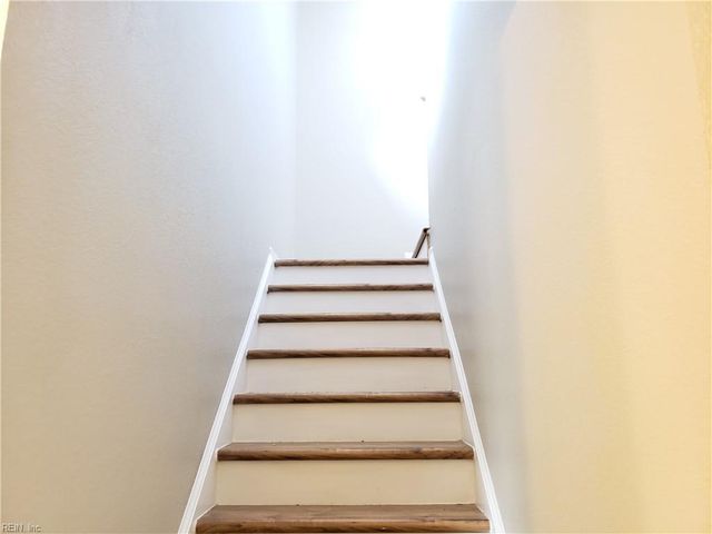 851 Norview Ave Apt 206, Norfolk, VA 23513