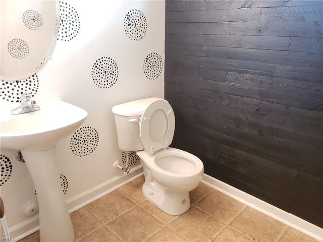 851 Norview Ave Apt 206, Norfolk, VA 23513