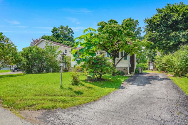 12 Raymond Street, Montrose, NY 10548