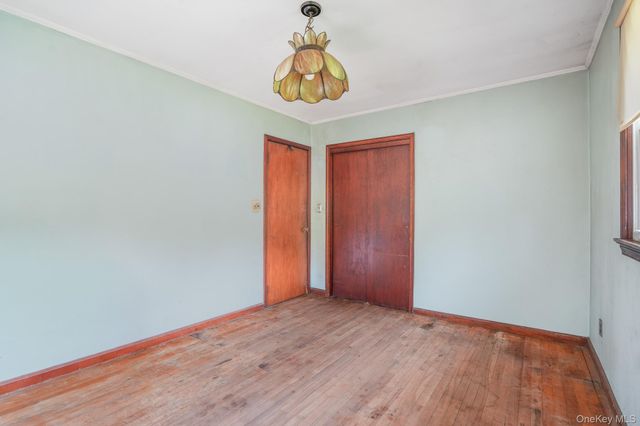12 Raymond Street, Montrose, NY 10548