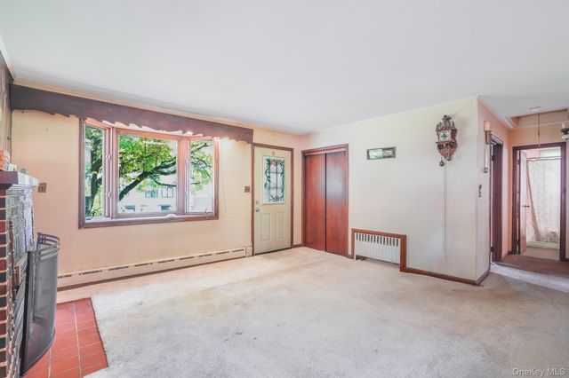12 Raymond Street, Montrose, NY 10548