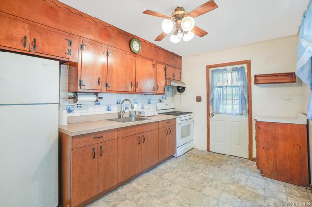 12 Raymond Street, Montrose, NY 10548