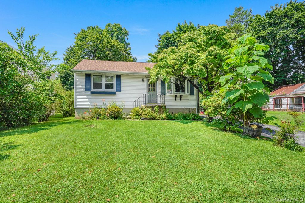 12 Raymond Street, Montrose, NY 10548