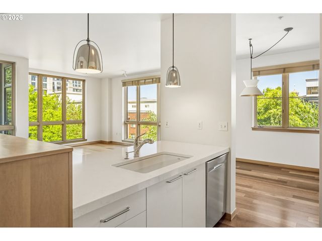 1030 Nw JOHNSON St 321, Portland, OR 97209