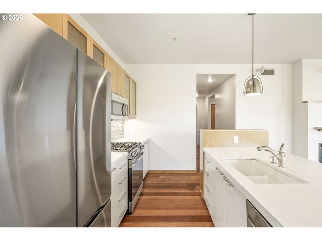 1030 Nw JOHNSON St 321, Portland, OR 97209