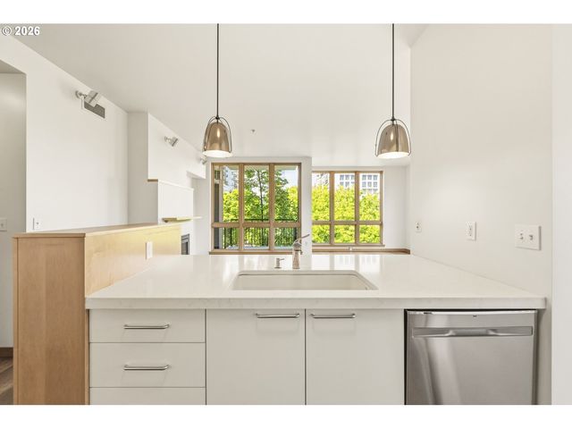 1030 Nw JOHNSON St 321, Portland, OR 97209