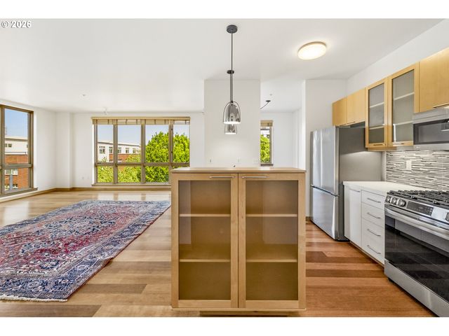 1030 Nw JOHNSON St 321, Portland, OR 97209