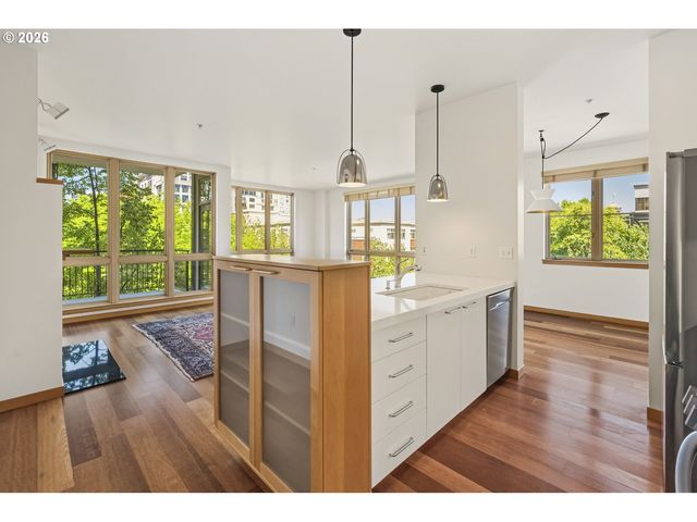 1030 Nw JOHNSON St 321, Portland, OR 97209