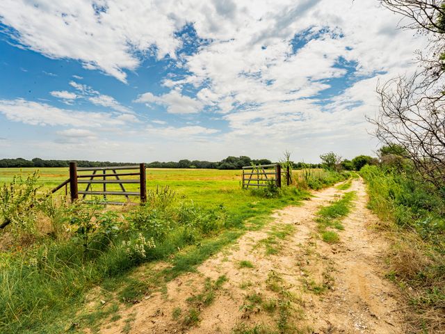 207 Cr-1750, Chico, TX 76431