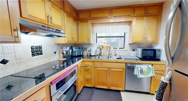 512 Brockinton S, St Simons Island, GA 31522