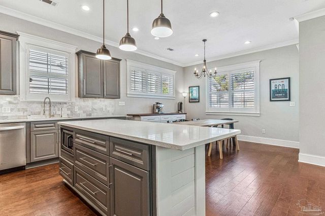 1360 N 10th Ave, Pensacola, FL 32506