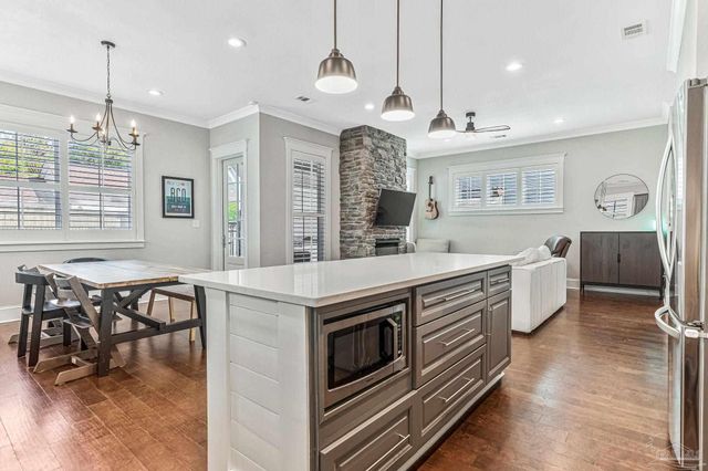 1360 N 10th Ave, Pensacola, FL 32506