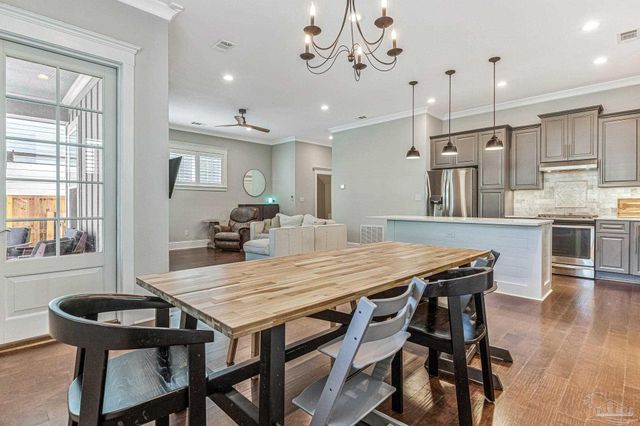 1360 N 10th Ave, Pensacola, FL 32506