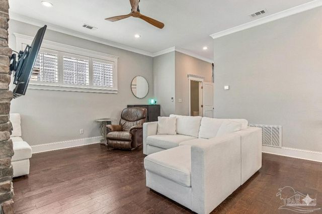 1360 N 10th Ave, Pensacola, FL 32506