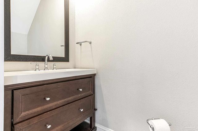 1360 N 10th Ave, Pensacola, FL 32506