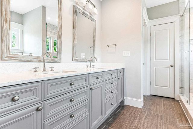 1360 N 10th Ave, Pensacola, FL 32506