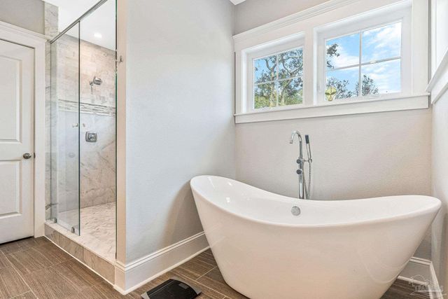 1360 N 10th Ave, Pensacola, FL 32506