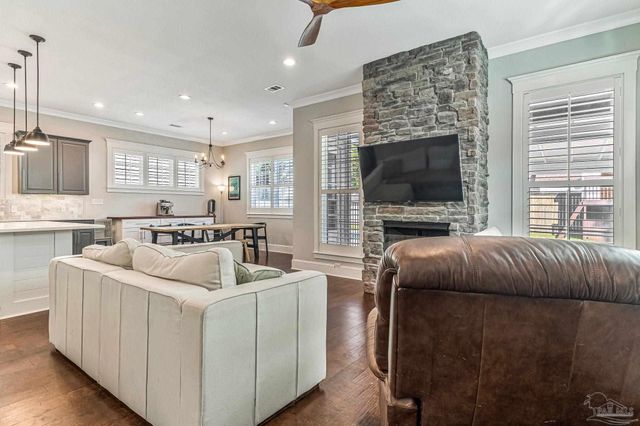 1360 N 10th Ave, Pensacola, FL 32506