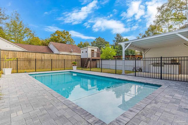 1360 N 10th Ave, Pensacola, FL 32506