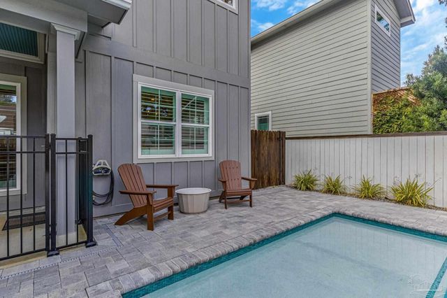 1360 N 10th Ave, Pensacola, FL 32506