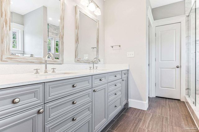 1360 N 10th Ave, Pensacola, FL 32506