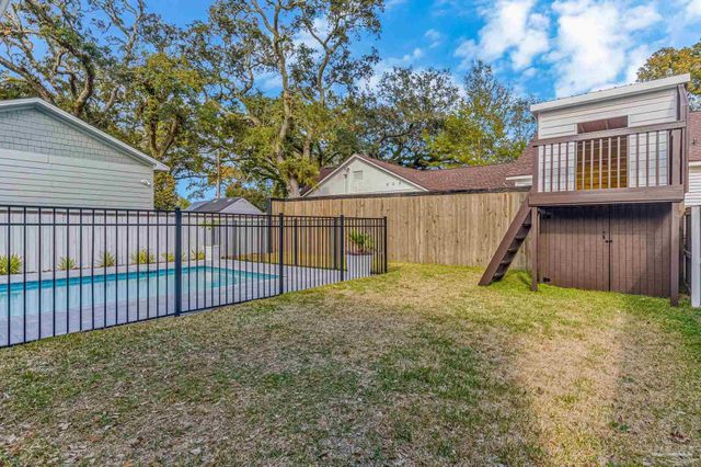 1360 N 10th Ave, Pensacola, FL 32506