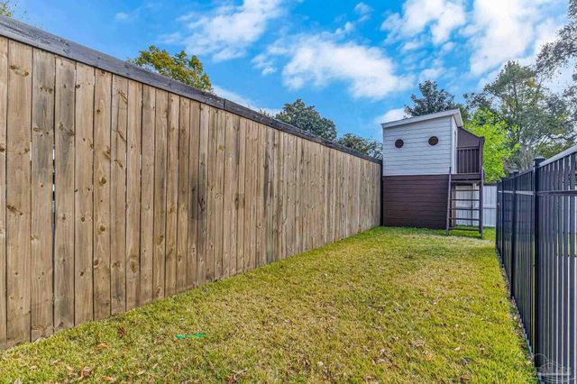 1360 N 10th Ave, Pensacola, FL 32506