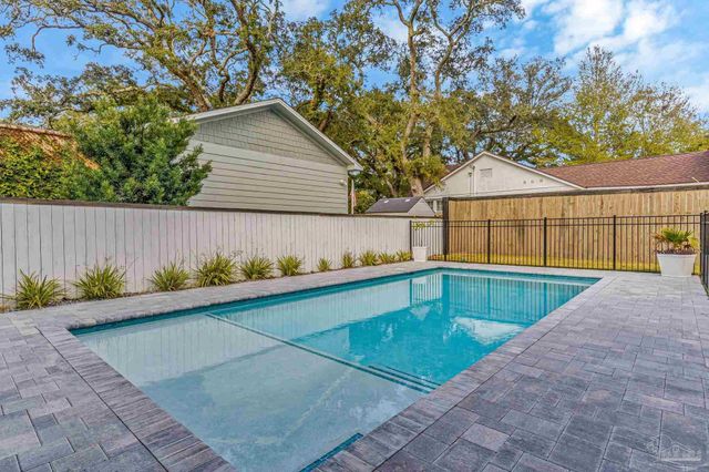 1360 N 10th Ave, Pensacola, FL 32506