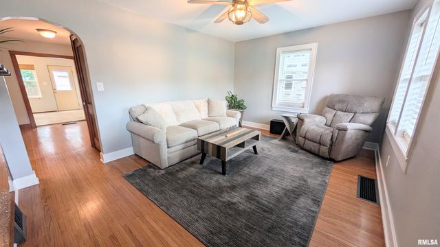 117 FRANKLIN Street, Washington, IL 61571