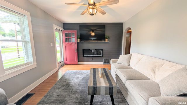117 FRANKLIN Street, Washington, IL 61571