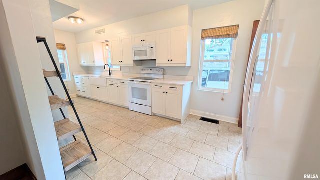 117 FRANKLIN Street, Washington, IL 61571