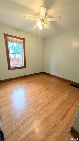 117 FRANKLIN Street, Washington, IL 61571