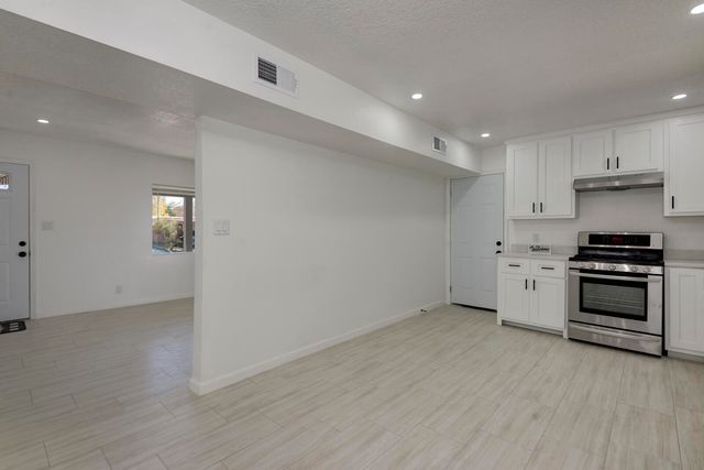 2313 Cagua Drive NE, Albuquerque, NM 87110