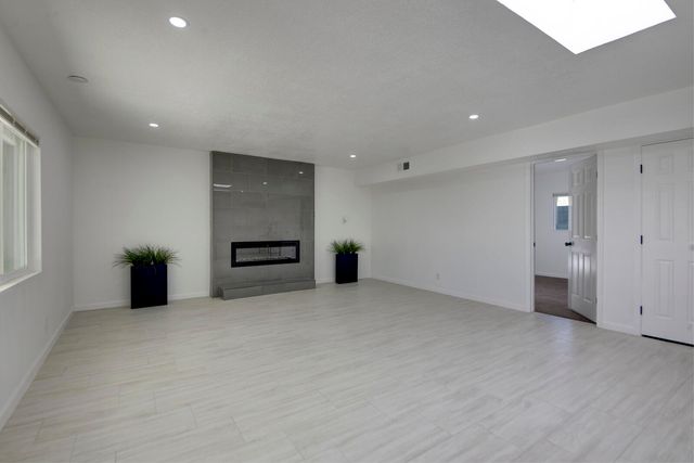 2313 Cagua Drive NE, Albuquerque, NM 87110