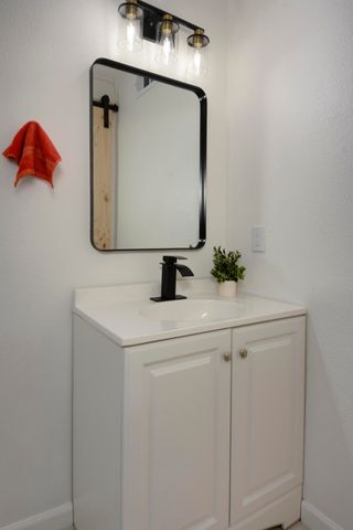 2313 Cagua Drive NE, Albuquerque, NM 87110