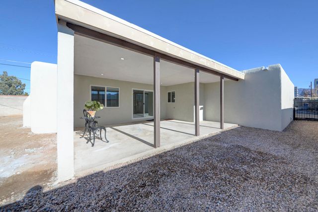 2313 Cagua Drive NE, Albuquerque, NM 87110