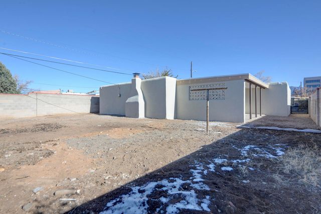 2313 Cagua Drive NE, Albuquerque, NM 87110