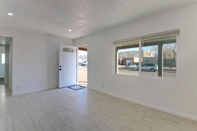 2313 Cagua Drive NE, Albuquerque, NM 87110