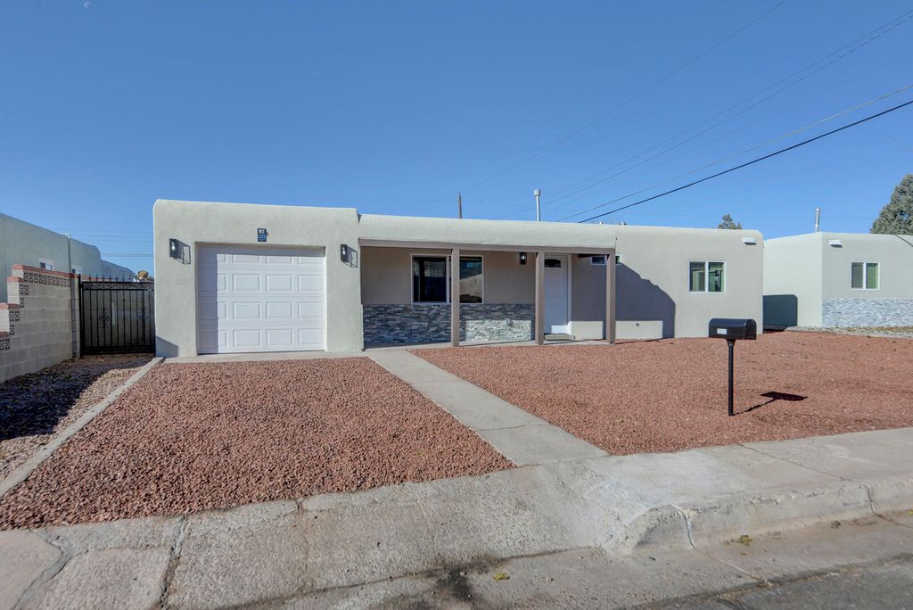 2313 Cagua Drive NE, Albuquerque, NM 87110